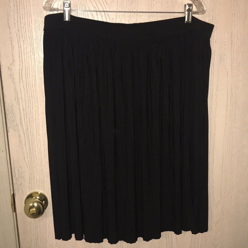 Ivanka Trump Black Skirt with Accordian Pleat